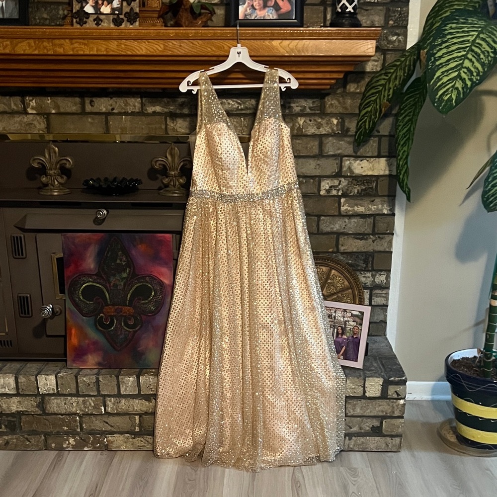 Elegant Gold Evening Gown